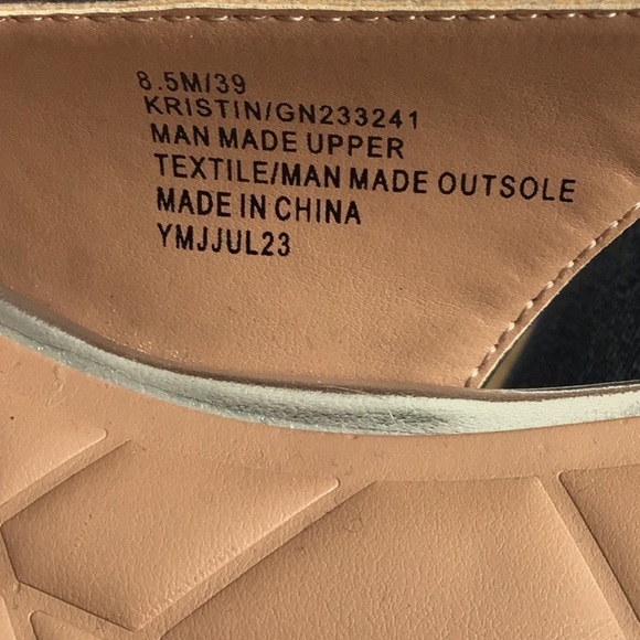 BCBGeneration Kristin Flat Slingback -Sliver Sz 8.5 NWT - Picture 8 of 8